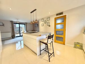 Photo 10- click for photo gallery